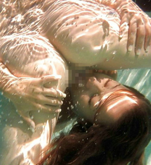 水中セックス 画像015
