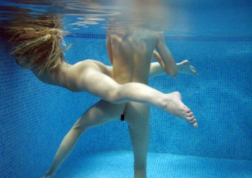 水中セックス 画像022